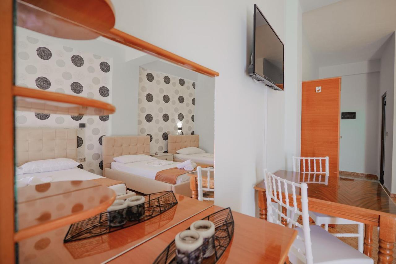Hotel Panorama Himare Buitenkant foto